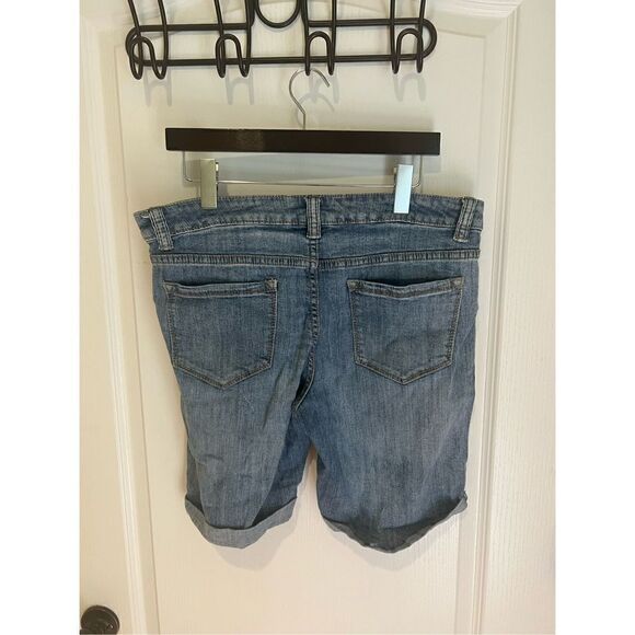 Faded Glory Cuffed Jean Shorta - Picture 2 of 10